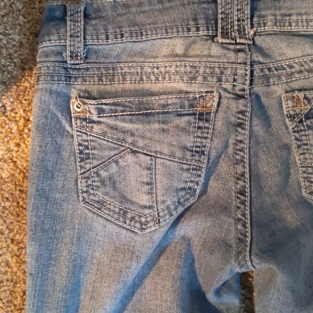 No Boundaries Faded Button Fly Jeans . Size 3 - Picture 10 of 12